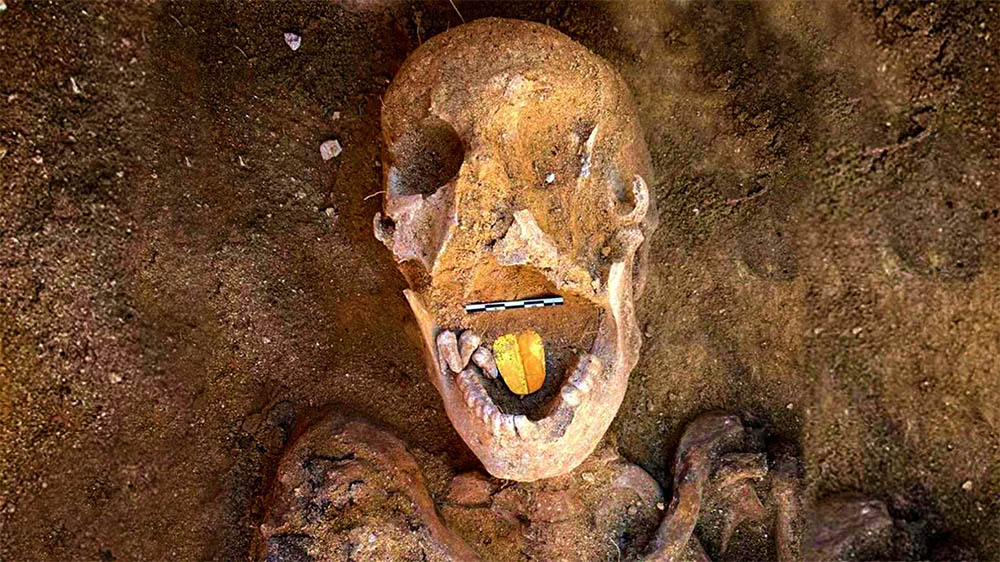 Давня знахідка археологів – у Єгипті виявлено мумії із золотими язиками