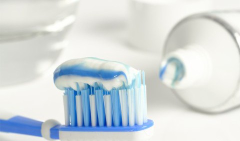 Чому після чищення зубів змінюється смак продуктів?