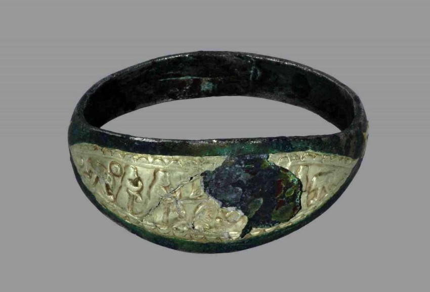 Рідкісний хетський браслет віком 3300 років знайдений турецьким фермером 2