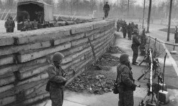 Спорудження Берлінської стіни