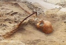 У Польщі знайшли давню могилу жінки-вампіра із серпом біля горла, щоб вона «не відродилася»