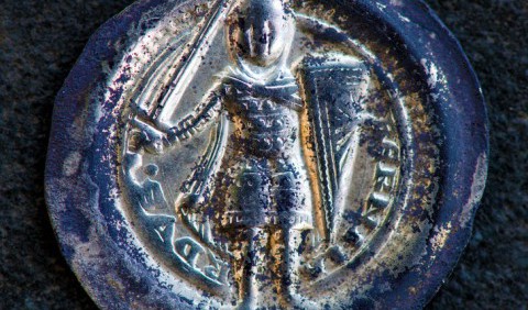 У Польщі пес розкопав скарб із рідкісними монетами XIII століття