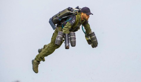 У США представили реактивний костюм, який уперше дозволить людині літати