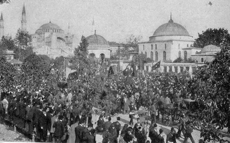 Публічна демонстрація у районі Султанахмет, Стамбул, 1908