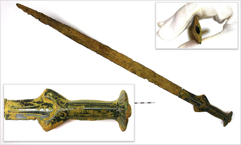 У Чехії грибник знайшов у лісі рідкісний меч віком 3300 років – 2