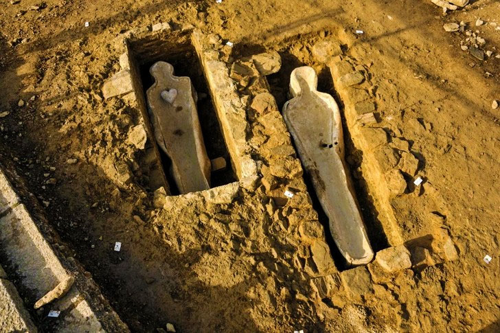 У Франції в елітній гробниці знайшли забальзамоване серце