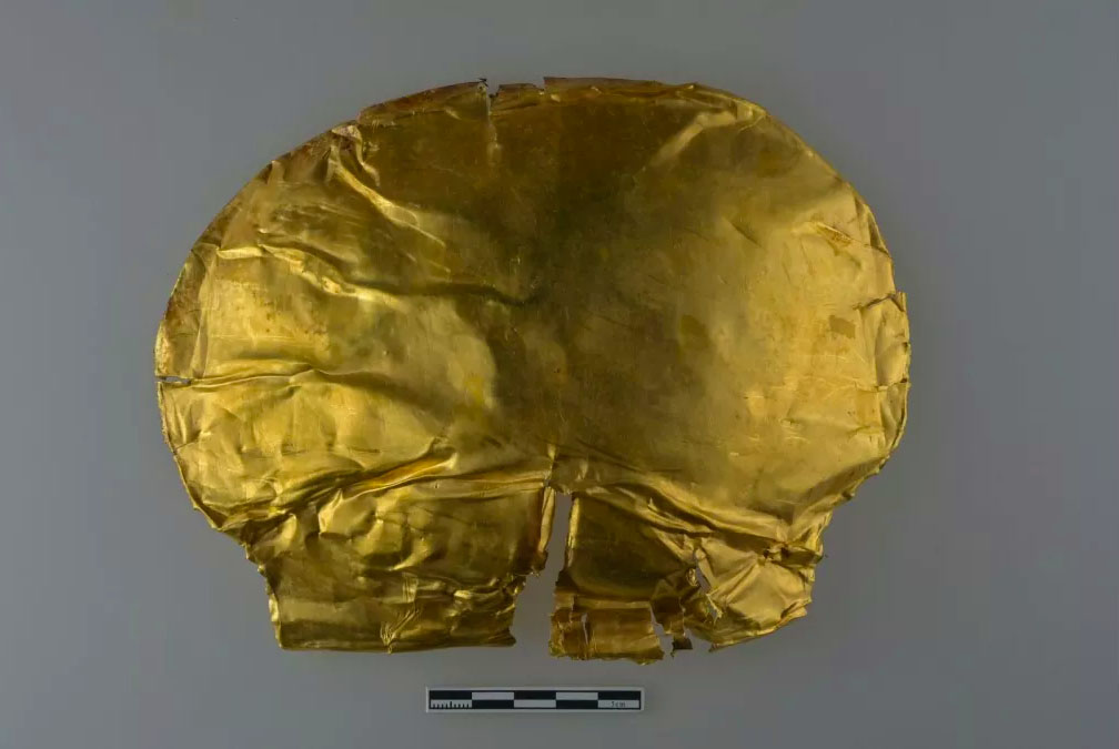 У Китаї знайшли золоту похоронну маску