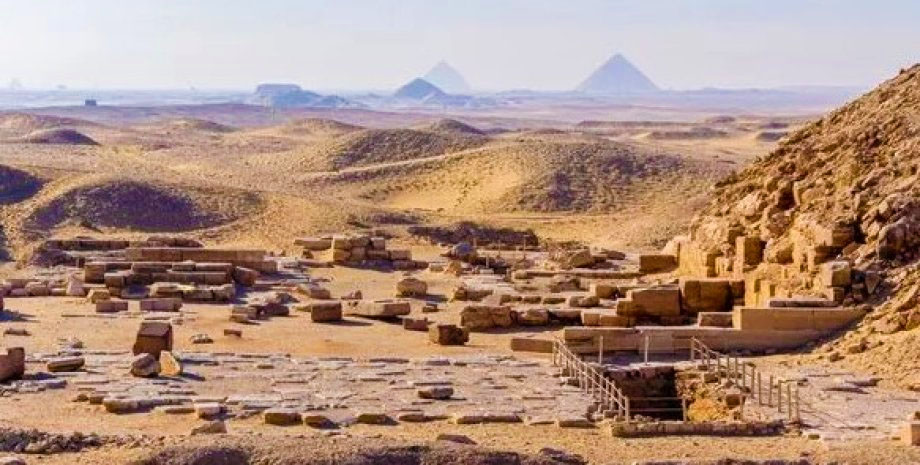У Єгипті виявлено велику стародавню схованку – 2