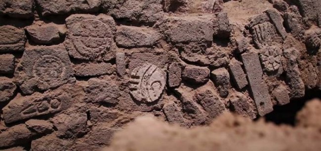 Археологам довелося поховати знайдений артефакт часів ацтеків – 2