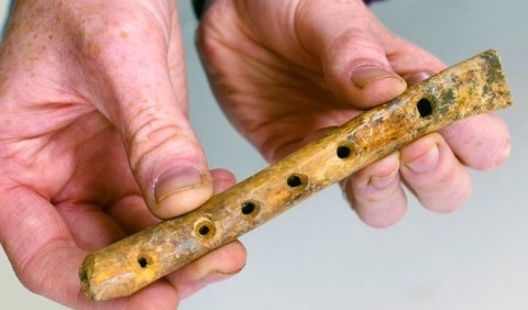 Археологи виявили рідкісну кістяну флейту під час розкопок у Кенті