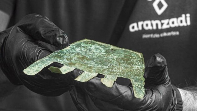Бронзову руку з найдавнішим написом баскською мовою знайшли в Іспанії