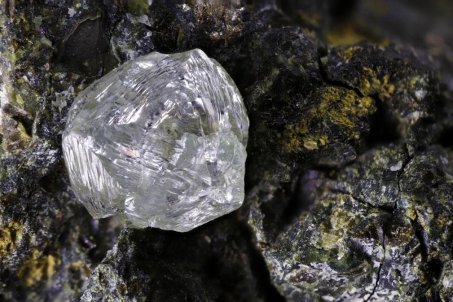 Чи правда, що в надрах Землі ховаються квадрильйони тонн алмазів