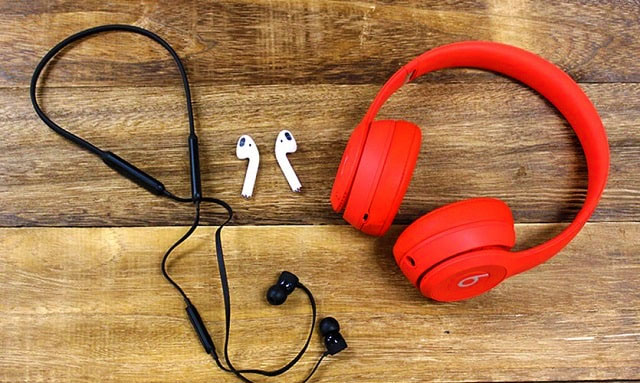 Дротові чи бездротові навушники: що краще для ігор, музики, спілкування
