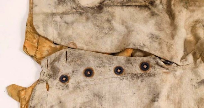 На аукціоні за колосальну суму продали найстаріші у світі джинси 1850-х років – 2