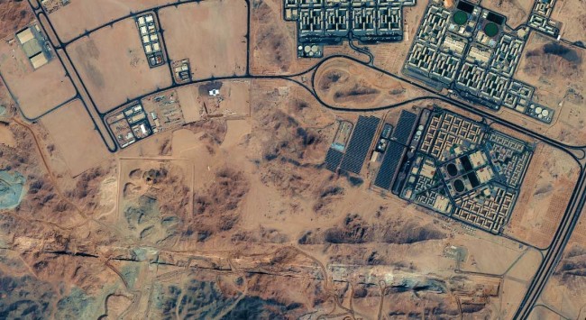 Нові супутникові знімки показали масштабне будівництво горизонтального мегаполісу в Саудівській Аравії