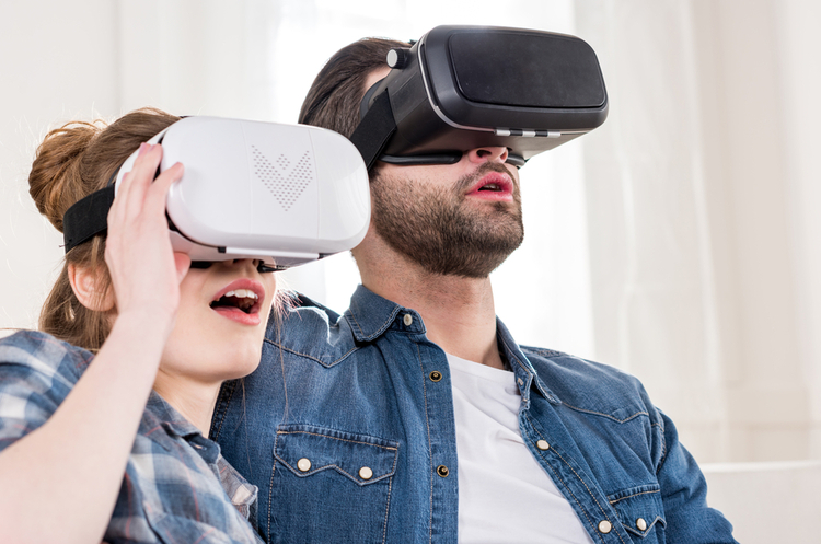 Що подарувати на Новий Рік 2023 та Різдво: Окуляри віртуальної реальності (VR)