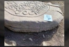 Стародавній камінь з цвинтаря, якому 1500 років, «поламав» історію кельтів