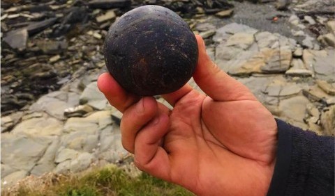 У Шотландії у гробниці знайшли кам'яні кулі епохи неоліту