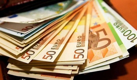 Понад 72 тисячі євро на рік: вгадайте країну Євросоюзу з найвищою заробітною платою