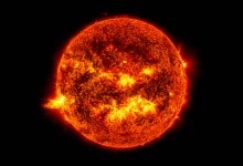 Дивовижне відео: вогняна «змія» ковзає Сонцем