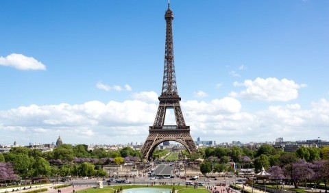 Відвідайте Париж: Ейфелева вежа, Лувр та Монмартр