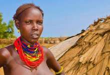 Заплатити кров'ю: як дівчатка племені дасанеч позбавляються образливих прізвиськ