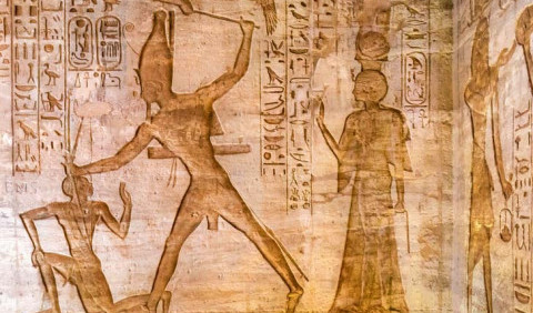 Як єгиптяни втратили знання своїх же власних ієрогліфів?
