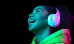 Навушники як модний аксесуар: як вони можуть доповнити ваш стиль та образ