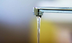 Названо дуже простий спосіб очистити воду від мікропластику