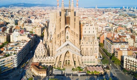 Відвідайте Барселону: Саграда Фамілія, Ла Рамбла та Парк Гуель