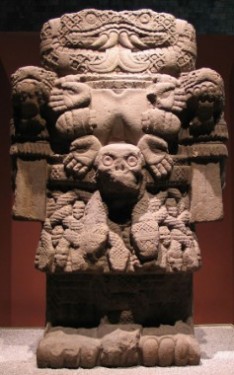 Ацтекська Статуя Коатліке