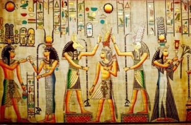 Боги Давнього Єгипту надягають корону на голову майбутньому фараонові