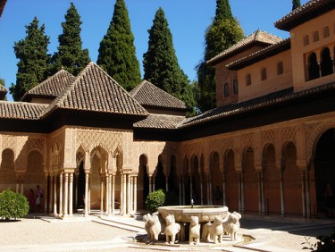 Левовий двір замку Альгамбра
