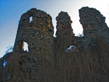 Руїни Хустинського замку (XIII ст.)
